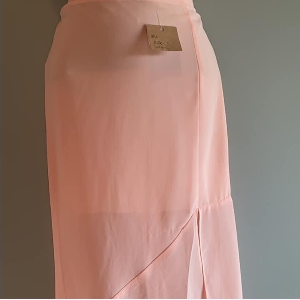 Coral skirt with side slit